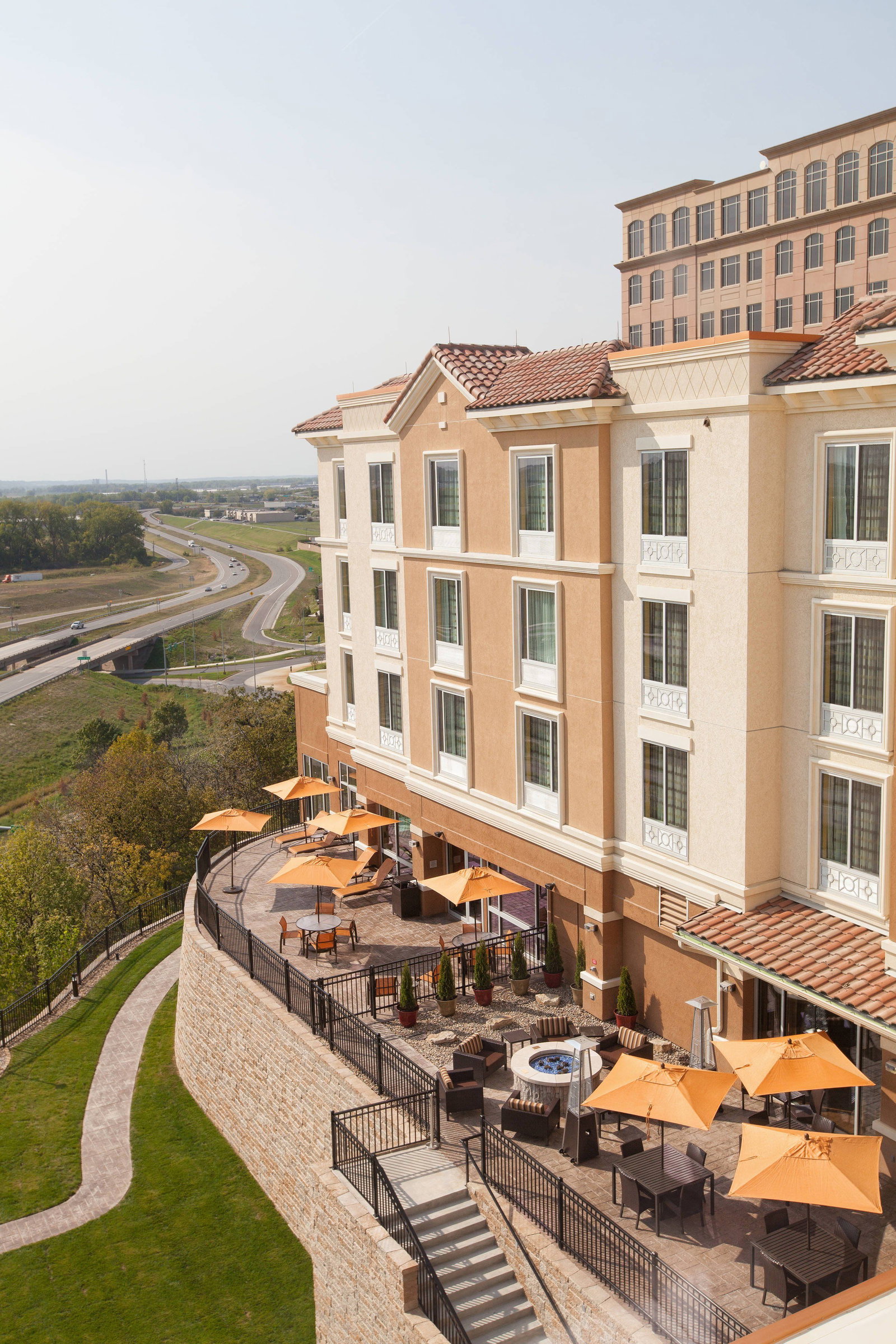 Courtyard Kansas City At Briarcliff