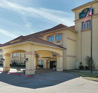 La Quinta Inn  Suites Alvarado - Accommodation Missouri