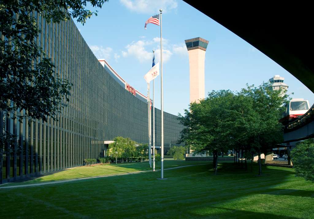 Hilton Chicago O'Hare Airport - thumb 1