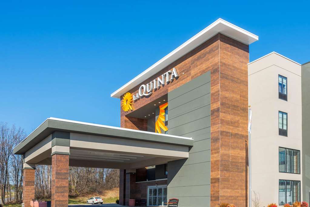 La Quinta Inn & Suites Aberdeen-APG - thumb 0