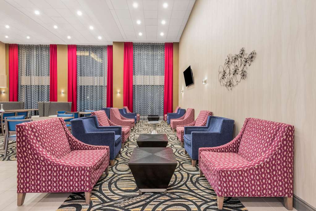 La Quinta Inn & Suites Aberdeen-APG - thumb 4