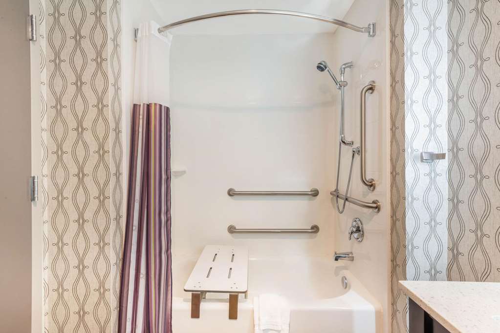 La Quinta Inn & Suites Aberdeen-APG - thumb 6