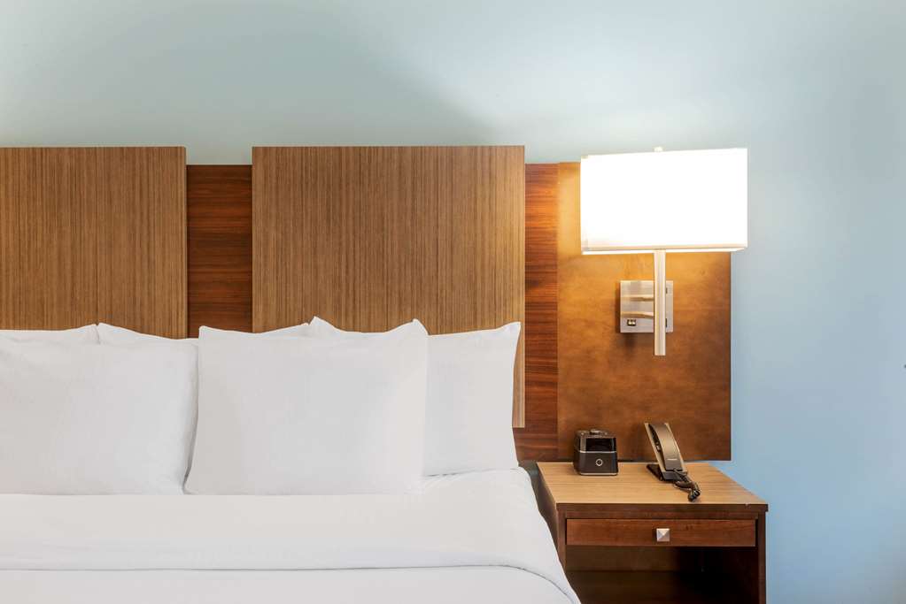 La Quinta Inn & Suites Aberdeen-APG - thumb 8