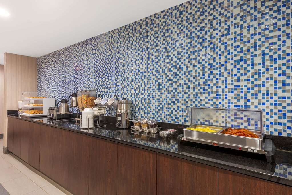 La Quinta Inn & Suites Aberdeen-APG - thumb 14