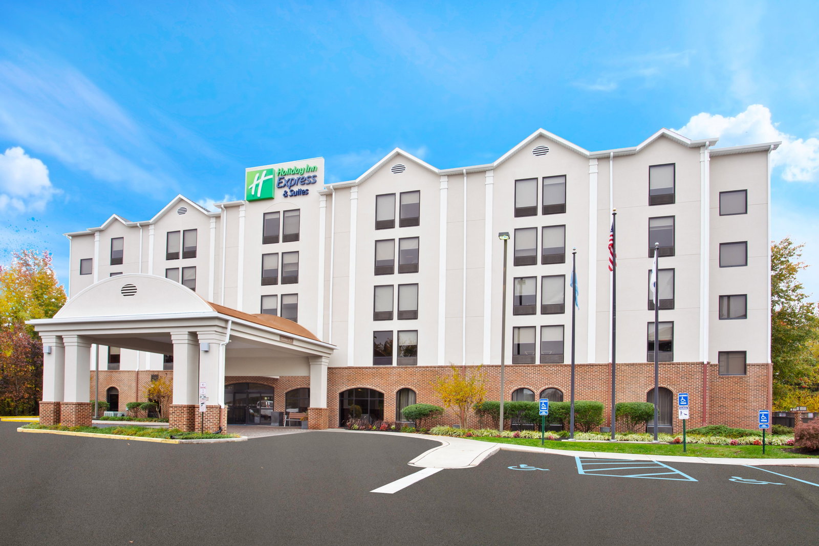 Holiday Inn Express - thumb 0
