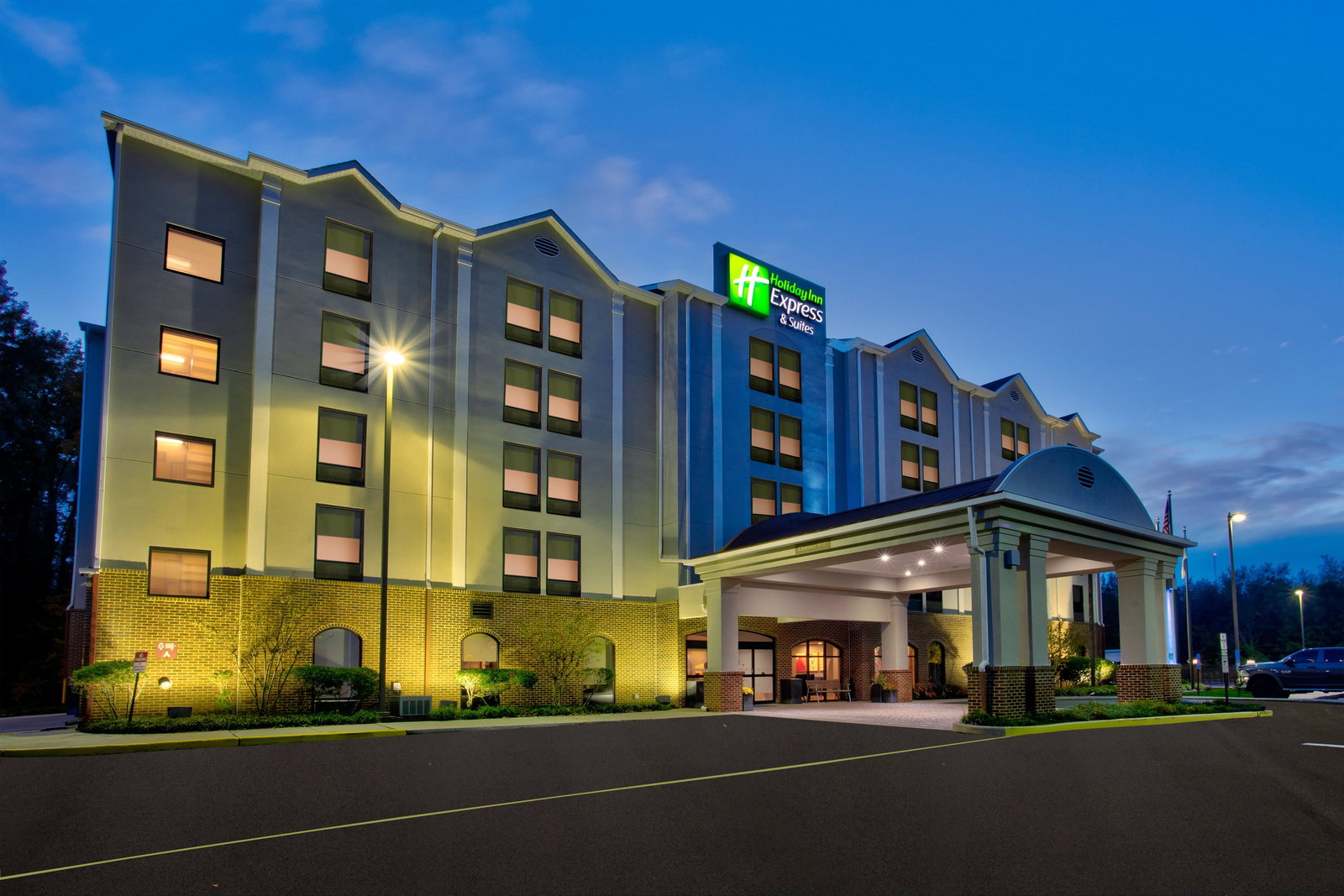 Holiday Inn Express - thumb 1