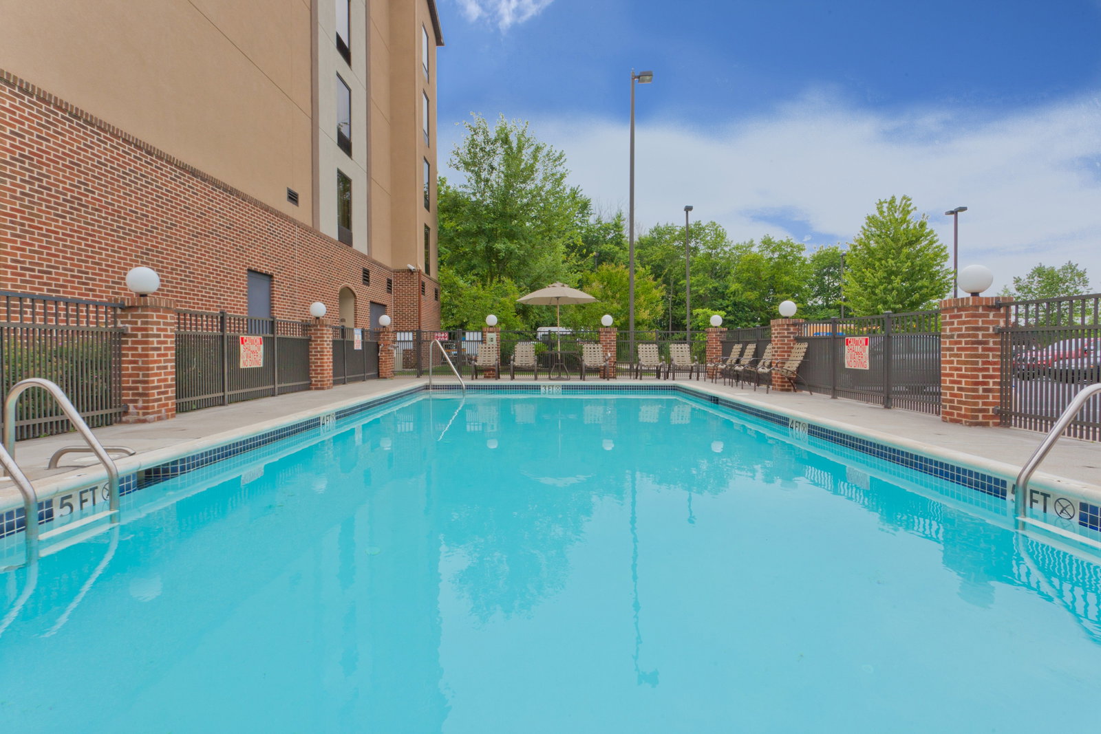 Holiday Inn Express - thumb 8