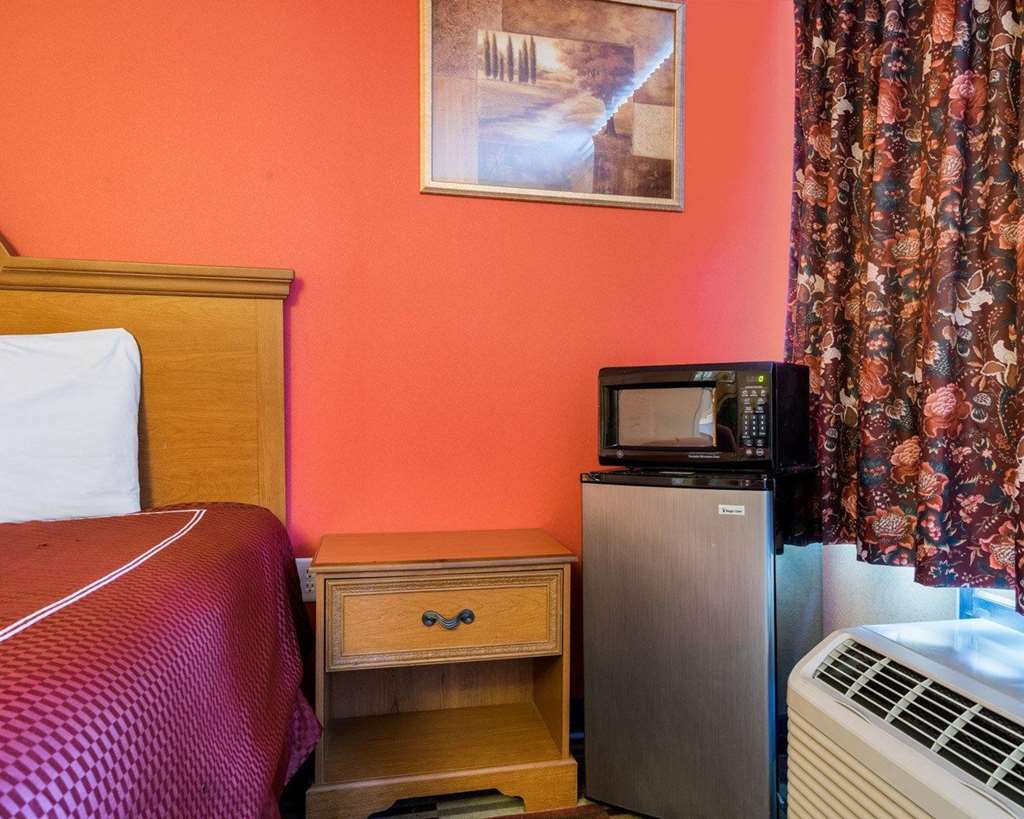 Rodeway Inn University - thumb 17