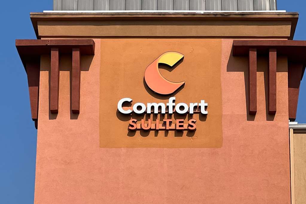 Comfort Suites - thumb 3