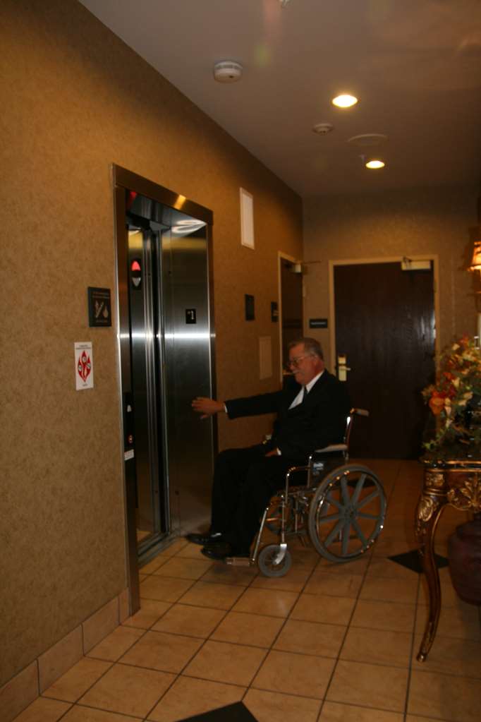Hampton Inn Marshall - thumb 3