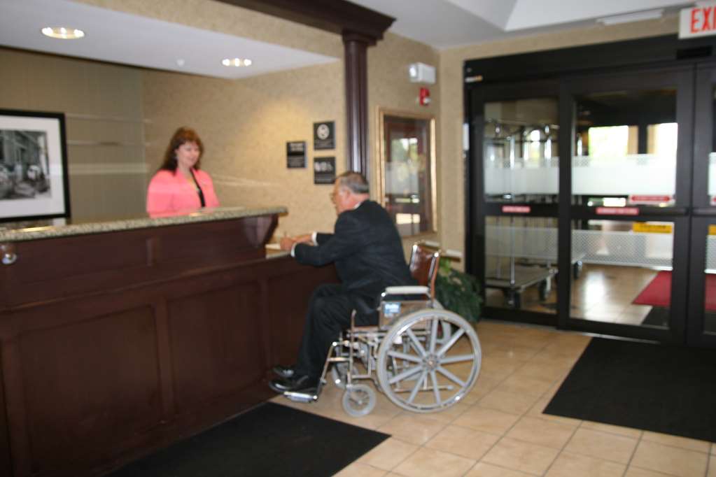 Hampton Inn Marshall - thumb 4