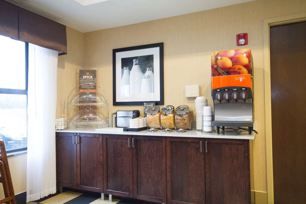 Hampton Inn Marshall - thumb 14