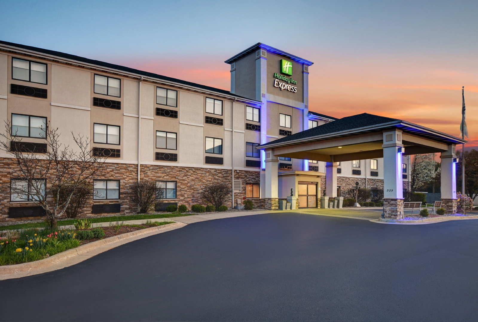 Holiday Inn Express Marshall - thumb 0