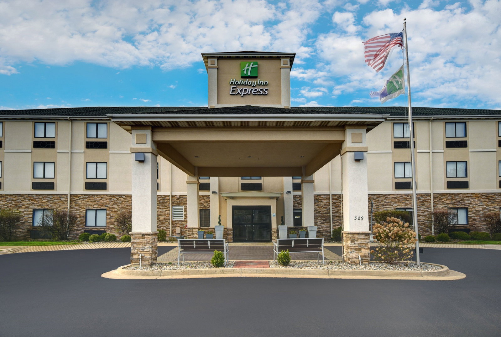 Holiday Inn Express Marshall - thumb 2
