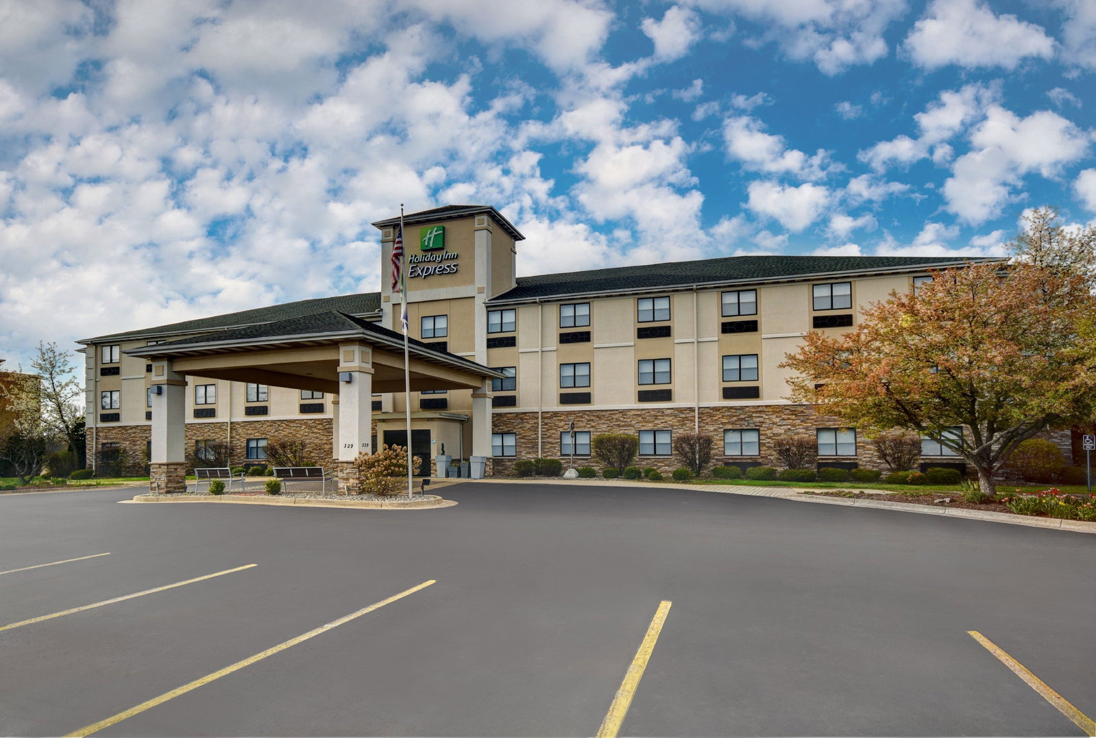 Holiday Inn Express Marshall - thumb 3