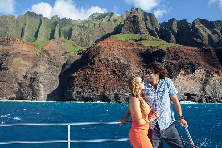 Leila Na Pali Sunset Dinner Sail