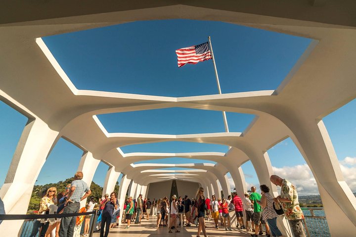 Pearl Harbor USS Arizona and Honolulu City Tour