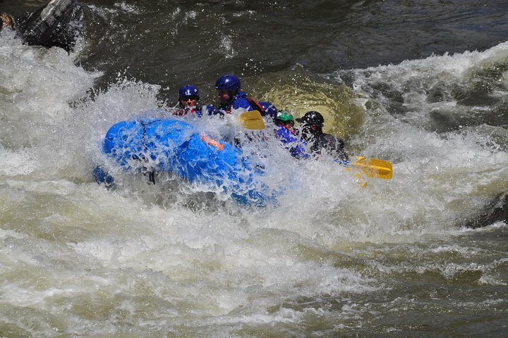 Advanced Whitewater Rafting In Clear Creek Canyon Near Denver - thumb 1