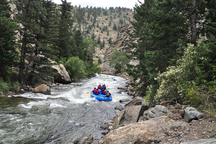 Advanced Whitewater Rafting In Clear Creek Canyon Near Denver - thumb 4