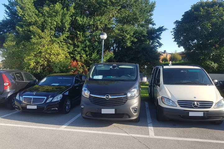 Hartford Bradley Airport (BDL) To Hartford City - Round-Trip Private Transfer - thumb 0