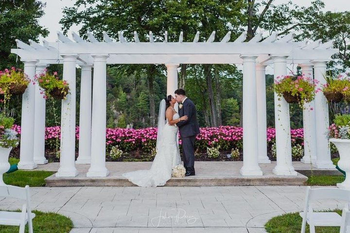 Private Photo Session With A Local Photographer In New Haven - thumb 1