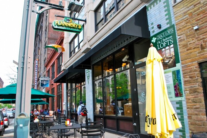 St. Louis Bar Hunt: Saucy St Louis Bar Crawl