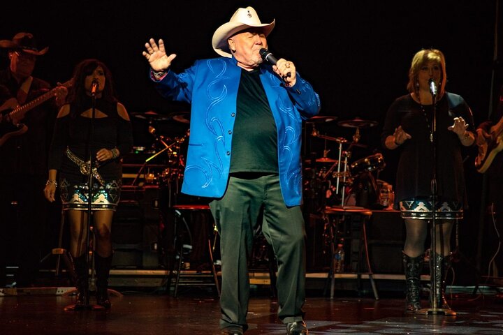 Mickey Gilley And Johnny Lee: URBAN COWBOYS RIDE AGAIN!