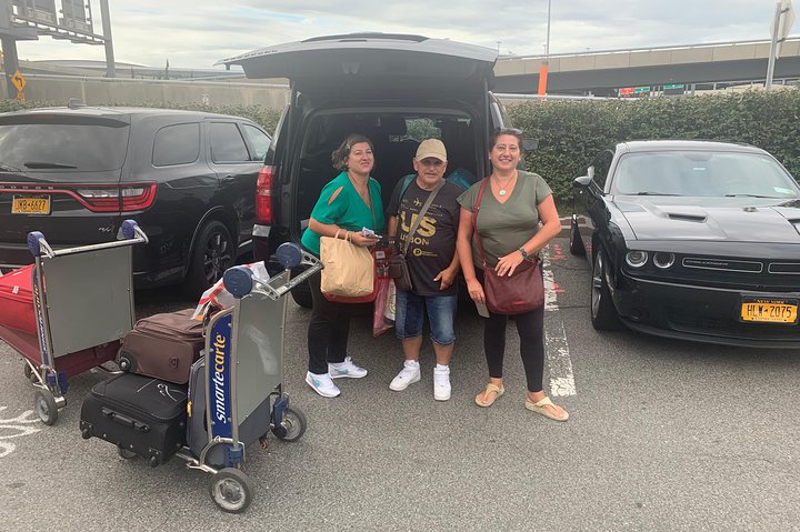 Roundtrip Private Transfer From Airports To New York City - thumb 5