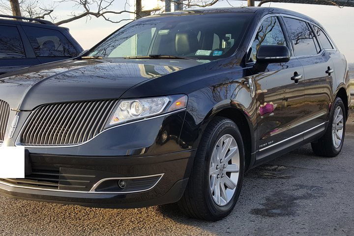 Luxury VIP New York City Airport Arrival Transfer by Sedan SUV or Stretch Limo