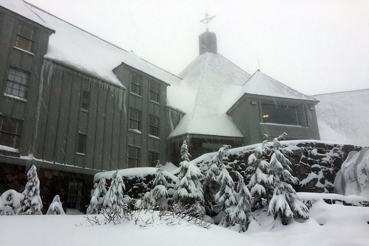 Full-Day Mt Hood Waterfall Tour with Lunch and Wine Tasting