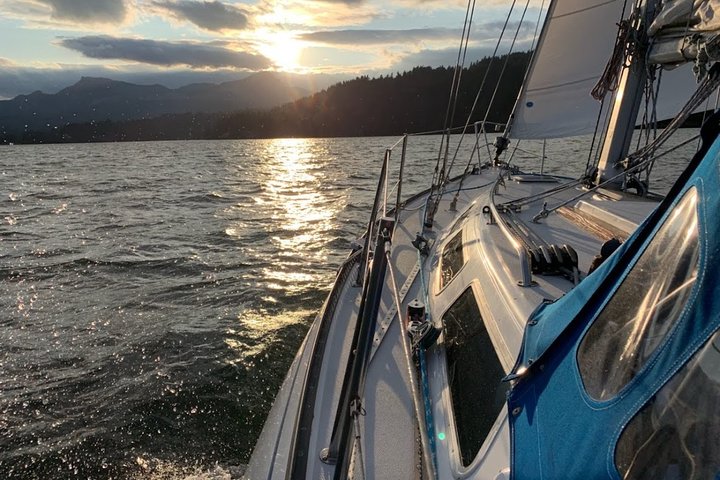 Sunset Sailing Adventure on a Classic Yacht in the Heart of the Columbia Gorge