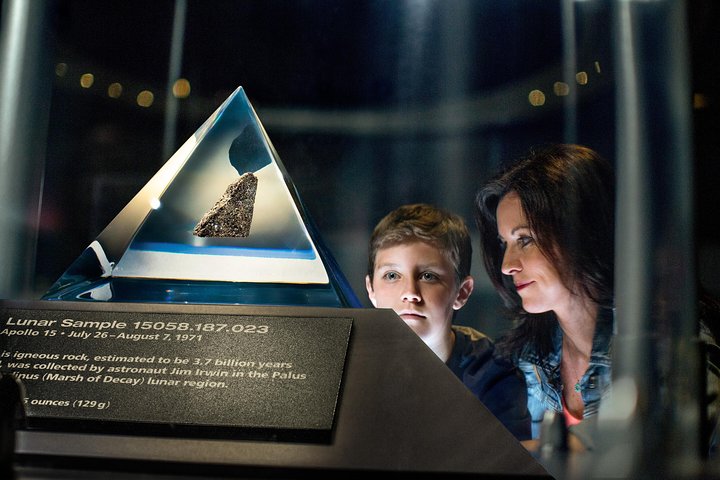 Kennedy Space Center Ultimate Experience Dine with an Astronaut and Up-Close Tour with Transport from Orlando