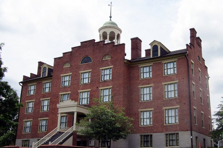 Late Night Ghost Hunt Walking Tour in Gettysburg