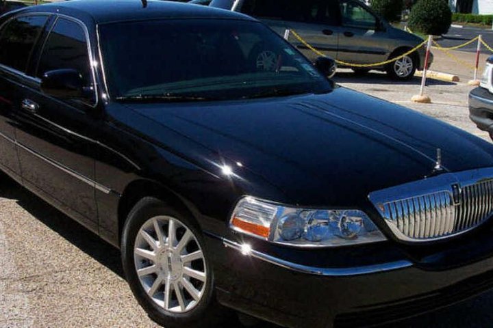 Allstate Limo - Private Airport Luxury Town Car Service In Rhode Island.