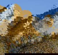 Mount Rushmore and Black Hills Bus Tour with Live Commentary - Accommodation Missouri