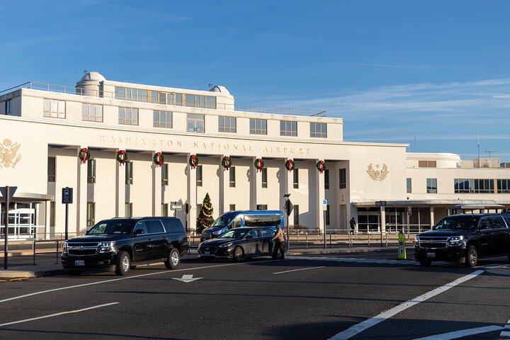 Airport Transfer to/from Mclean VA and Reagan AirportDCA