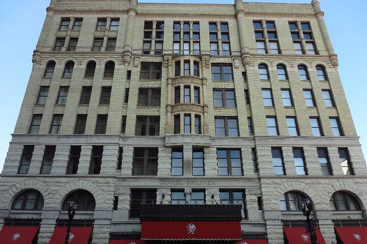 Ghostly Private Tour of Milwaukee